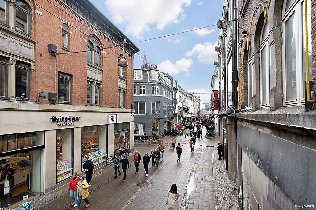 Heart Of Downtown - Modern & Balcony Apartment Copenhagen Denmark