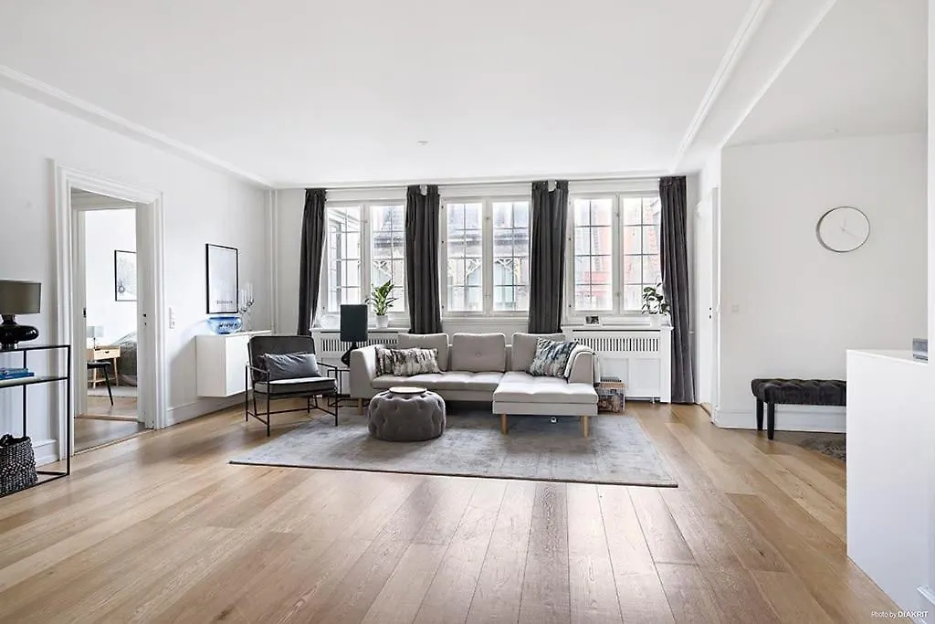 Heart Of Downtown - Modern & Balcony Apartment Copenhagen